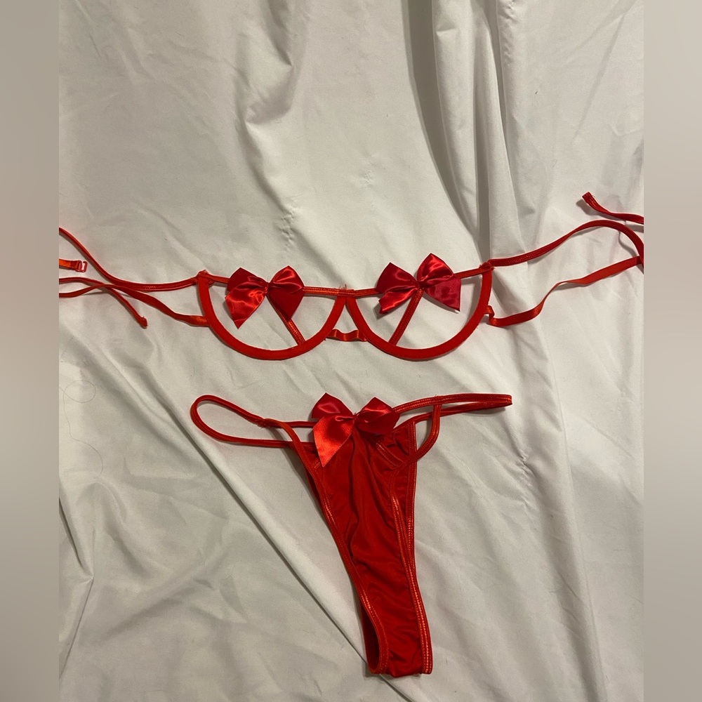Never worn two piece women’s lingerie set